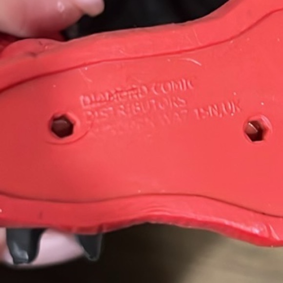 The Marvel legends red Incredible Hulk deluxe action figure - Picture 7 of 8